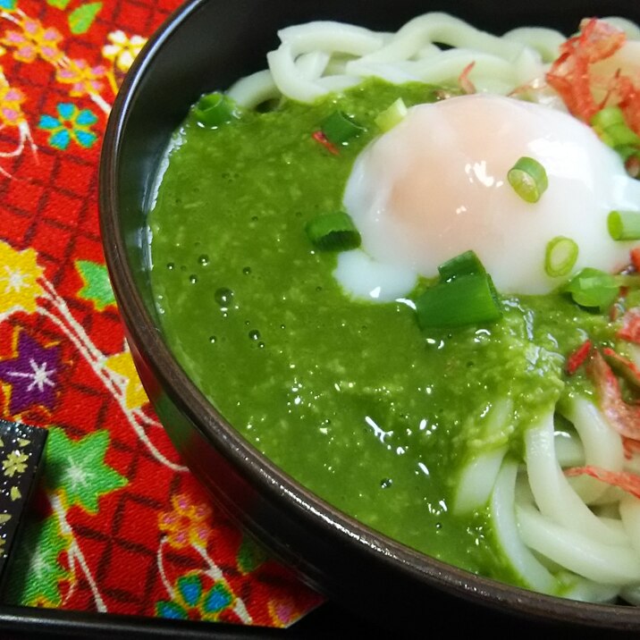 干しエビと抹茶とろろの温玉うどん